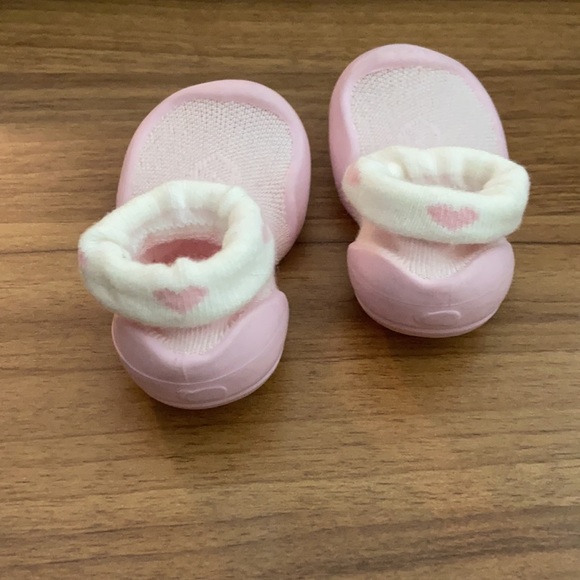 3/ $20 - Go-Shins Baby Shoes - crawler collection - Picture 7 of 8
